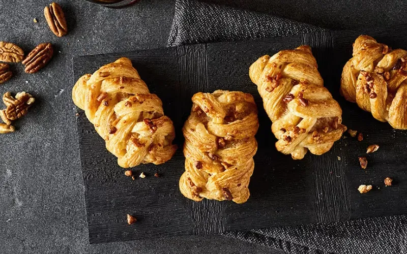 Mini maple pecan plait